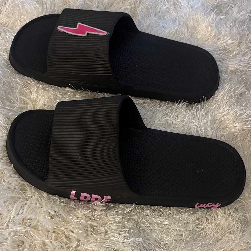 Lucy Women's Black Slippers with Pink Accent